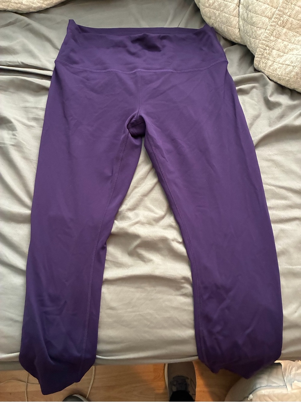 LULULEMON Women’s wunder under purple leggings and energy bra